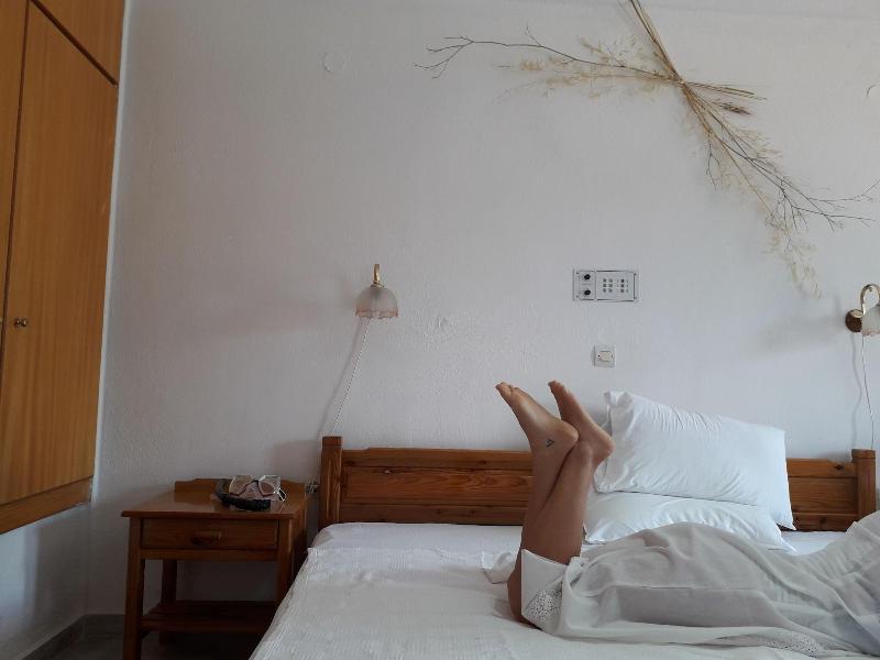 Costas Inn image