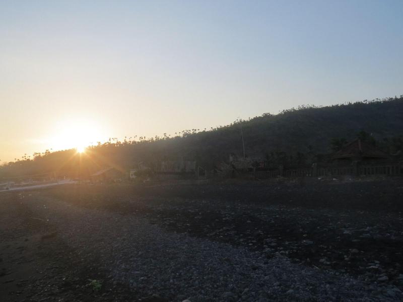 Amed Sari Beach Guesthouse image
