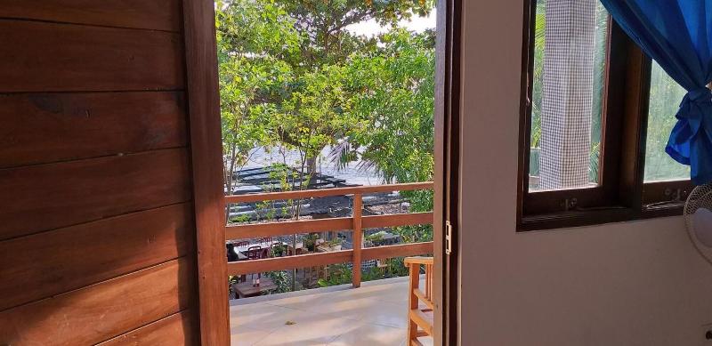 Amed Sari Beach Guesthouse image