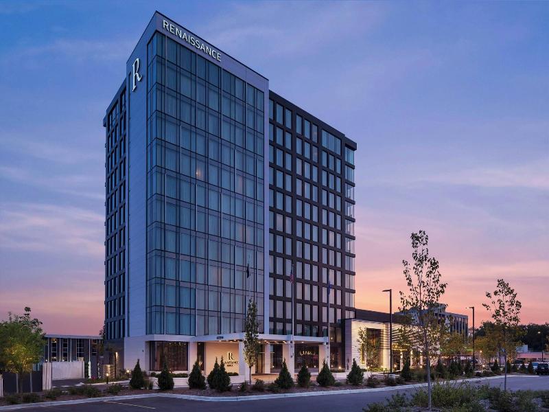 Renaissance Milwaukee West Hotel image
