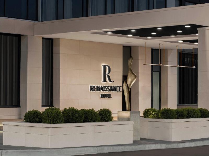 Renaissance Milwaukee West Hotel image