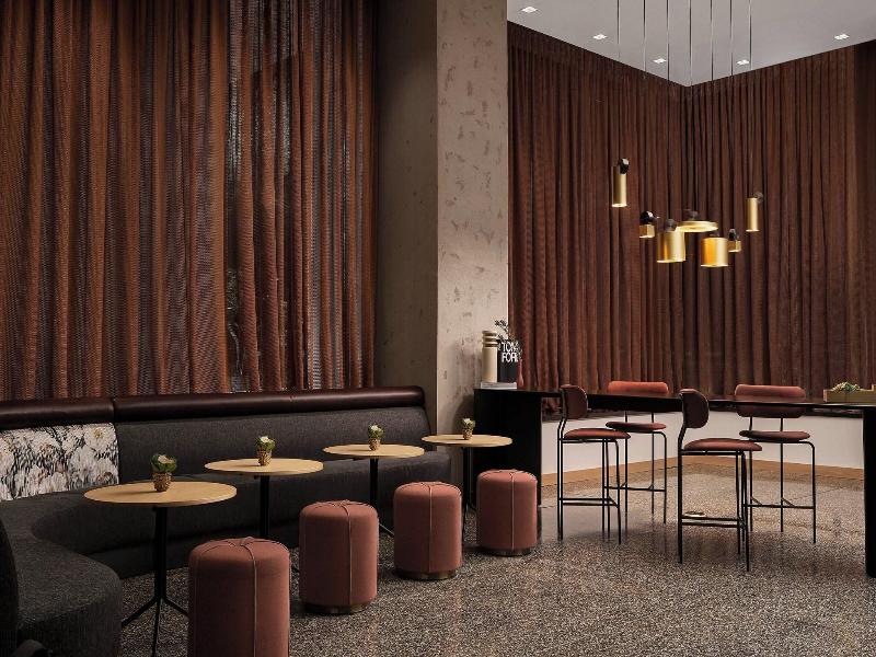 Renaissance Milwaukee West Hotel image