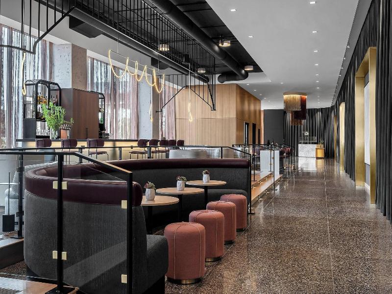 Renaissance Milwaukee West Hotel image