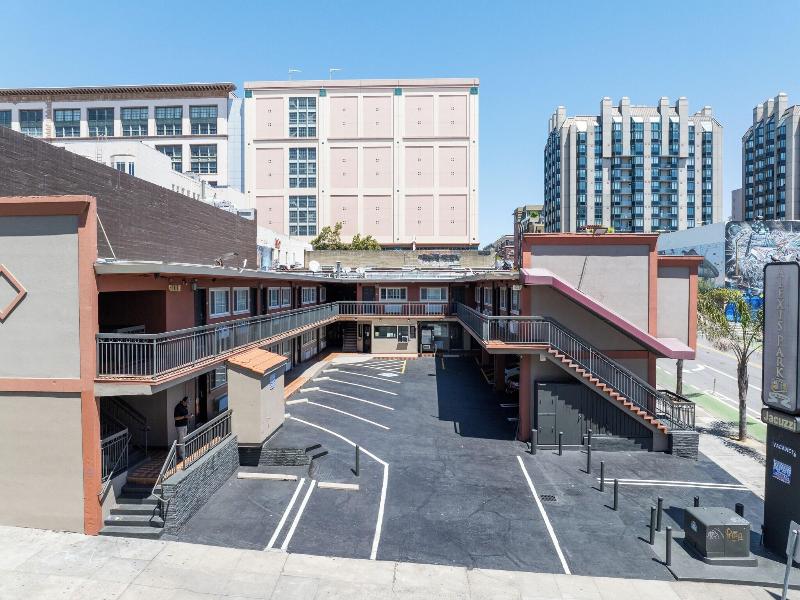 Alexis Park Hotel image