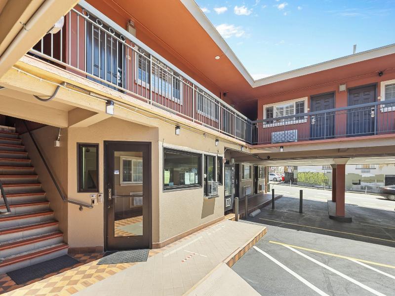 Alexis Park Hotel image