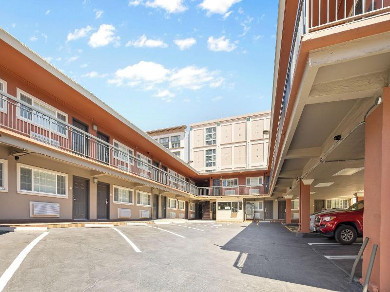 Alexis Park Hotel image