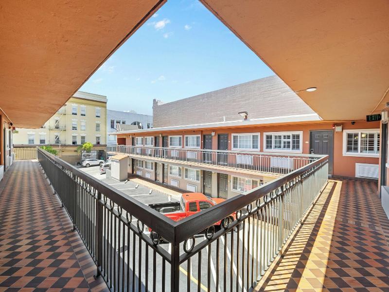 Alexis Park Hotel image
