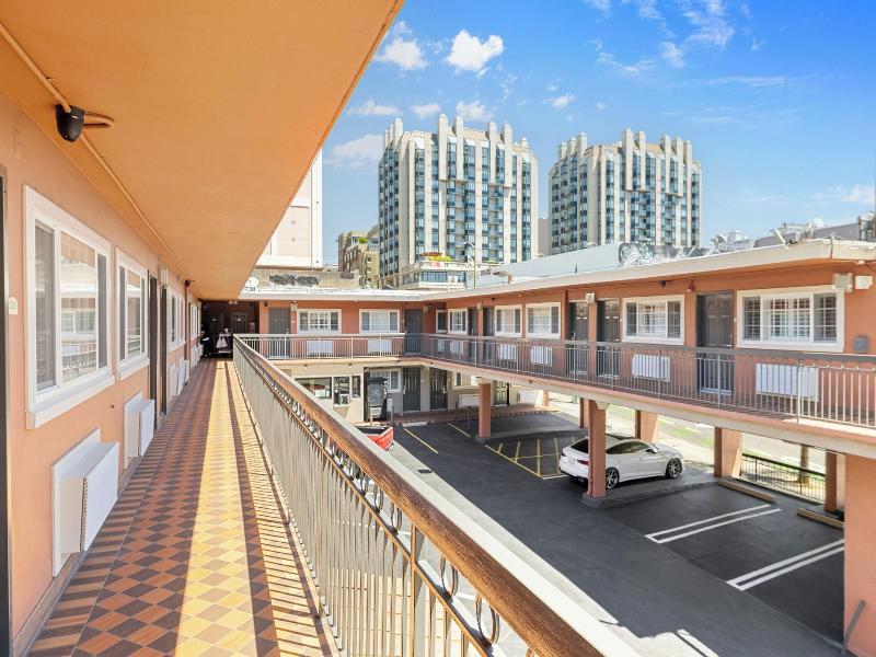 Alexis Park Hotel image