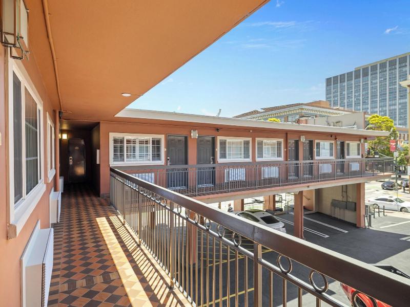 Alexis Park Hotel image