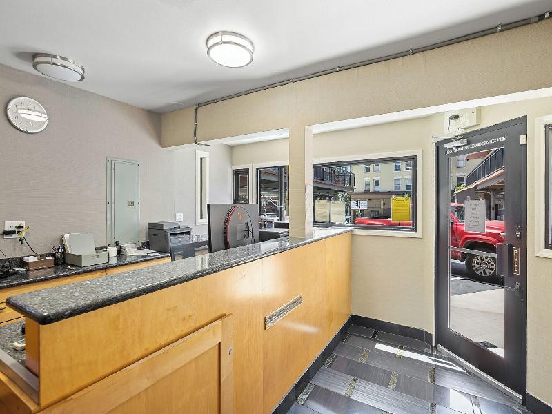 Alexis Park Hotel image