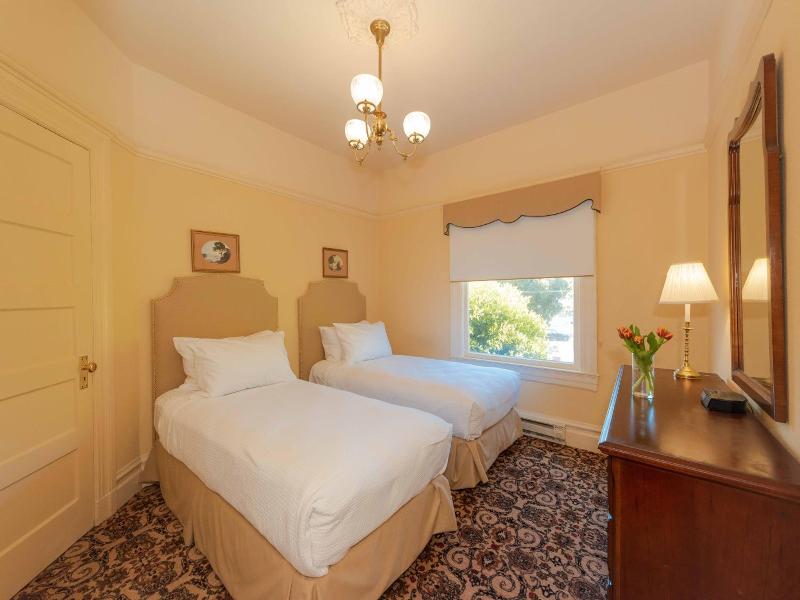 Stanyan Park Hotel image