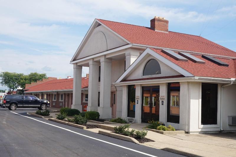 Bellevue Hotel & Suites image