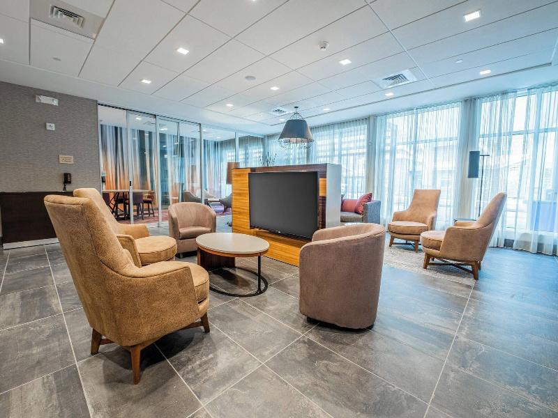 Courtyard By Marriott Toledo West