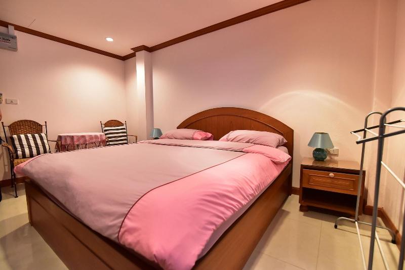 Thip's House image