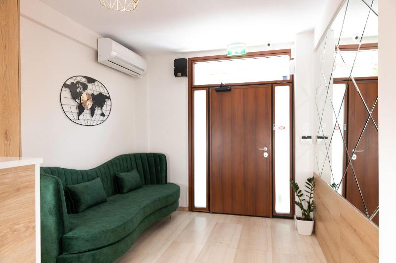 City Plaza Apartments & Rooms image