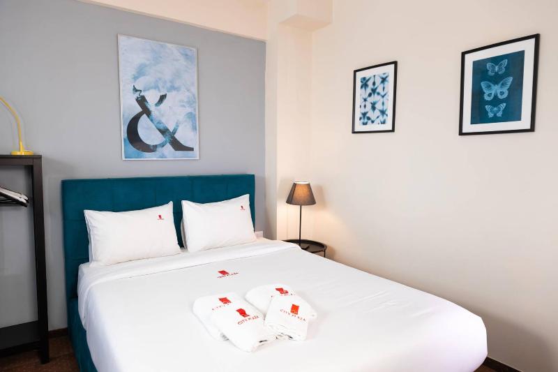City Plaza Apartments & Rooms image