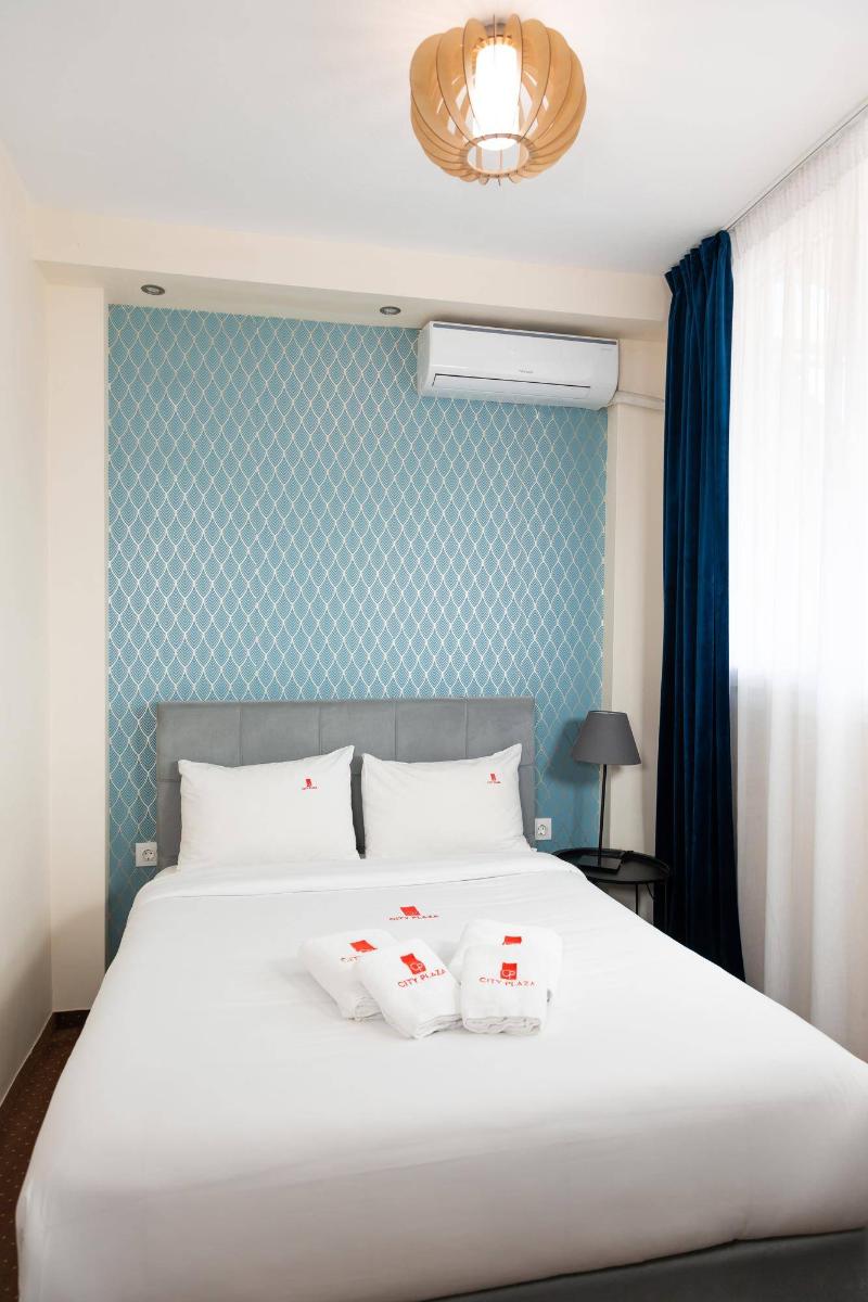 City Plaza Apartments & Rooms image