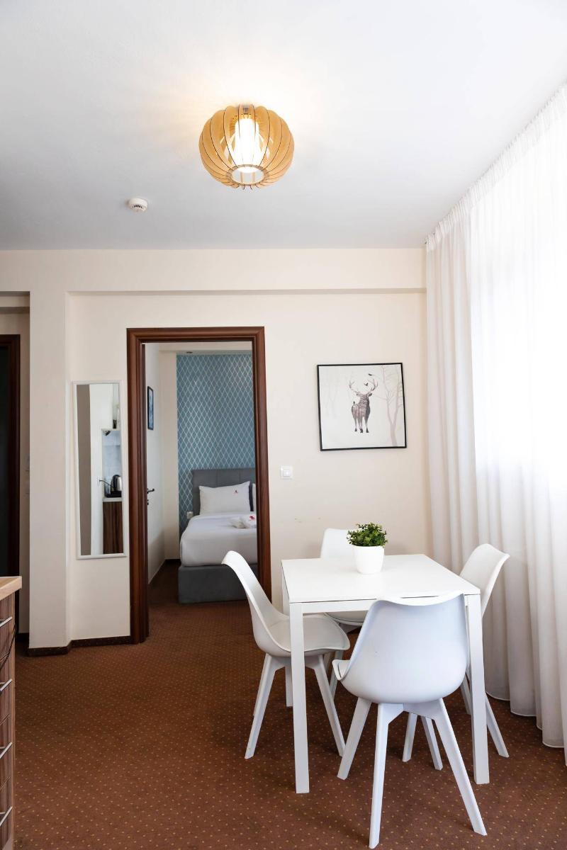 City Plaza Apartments & Rooms image