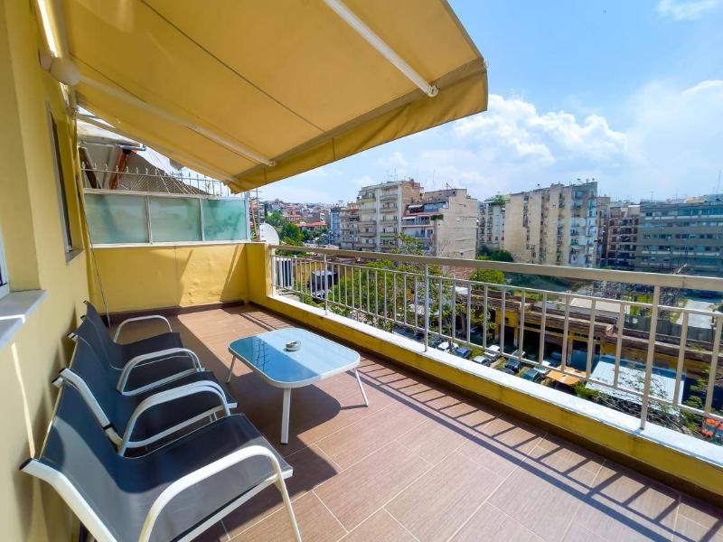 City Plaza Apartments & Rooms image