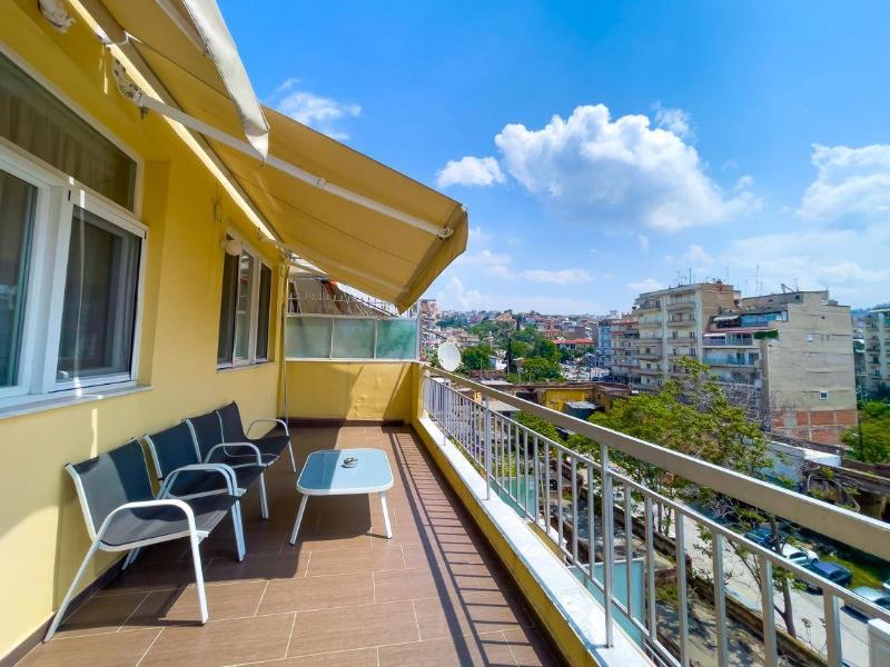 City Plaza Apartments & Rooms image