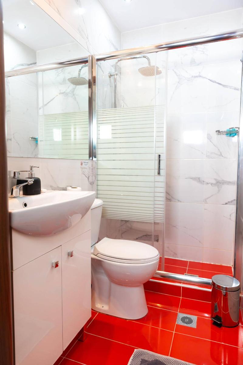 City Plaza Apartments & Rooms image