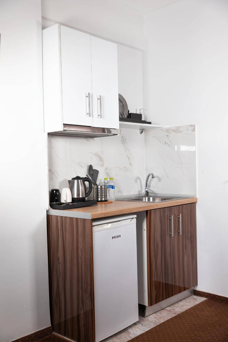 City Plaza Apartments & Rooms image
