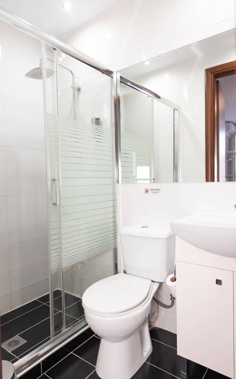 City Plaza Apartments & Rooms image