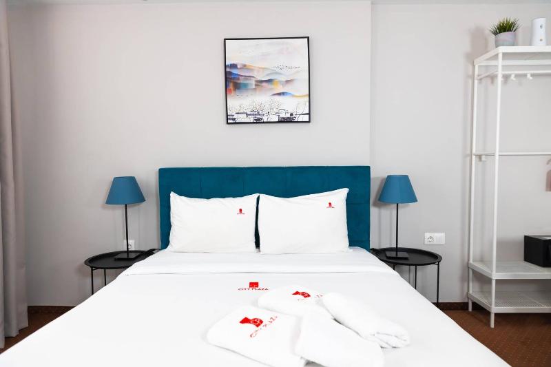 City Plaza Apartments & Rooms image