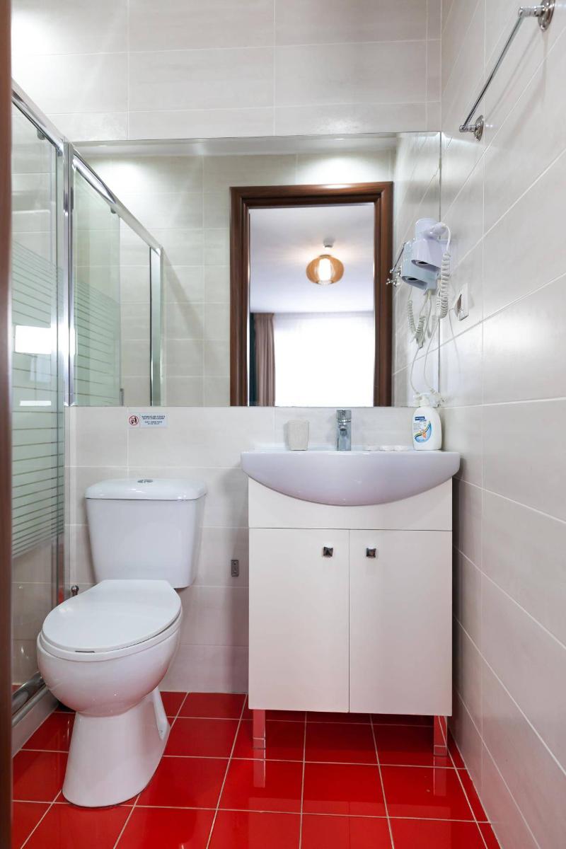 City Plaza Apartments & Rooms image