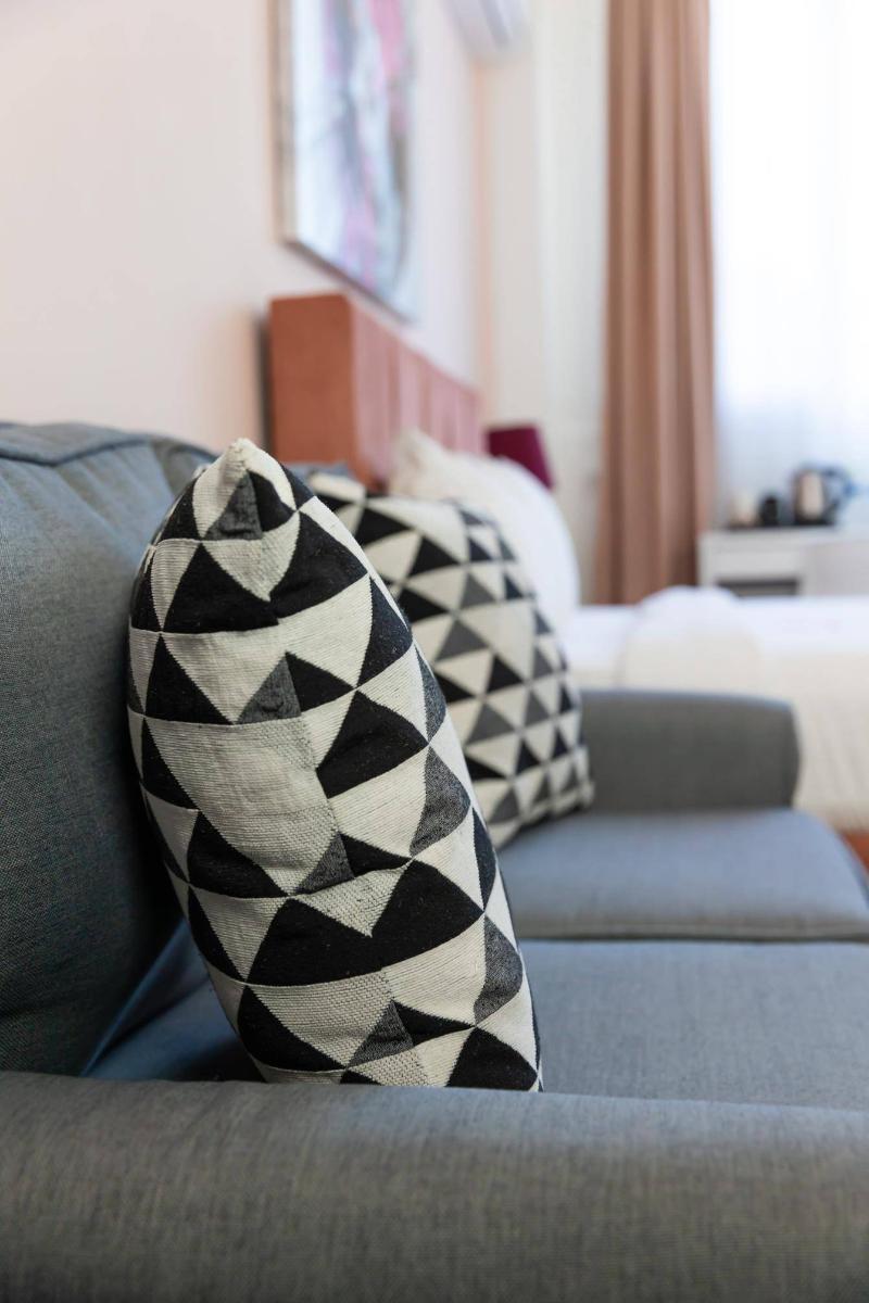 City Plaza Apartments & Rooms image