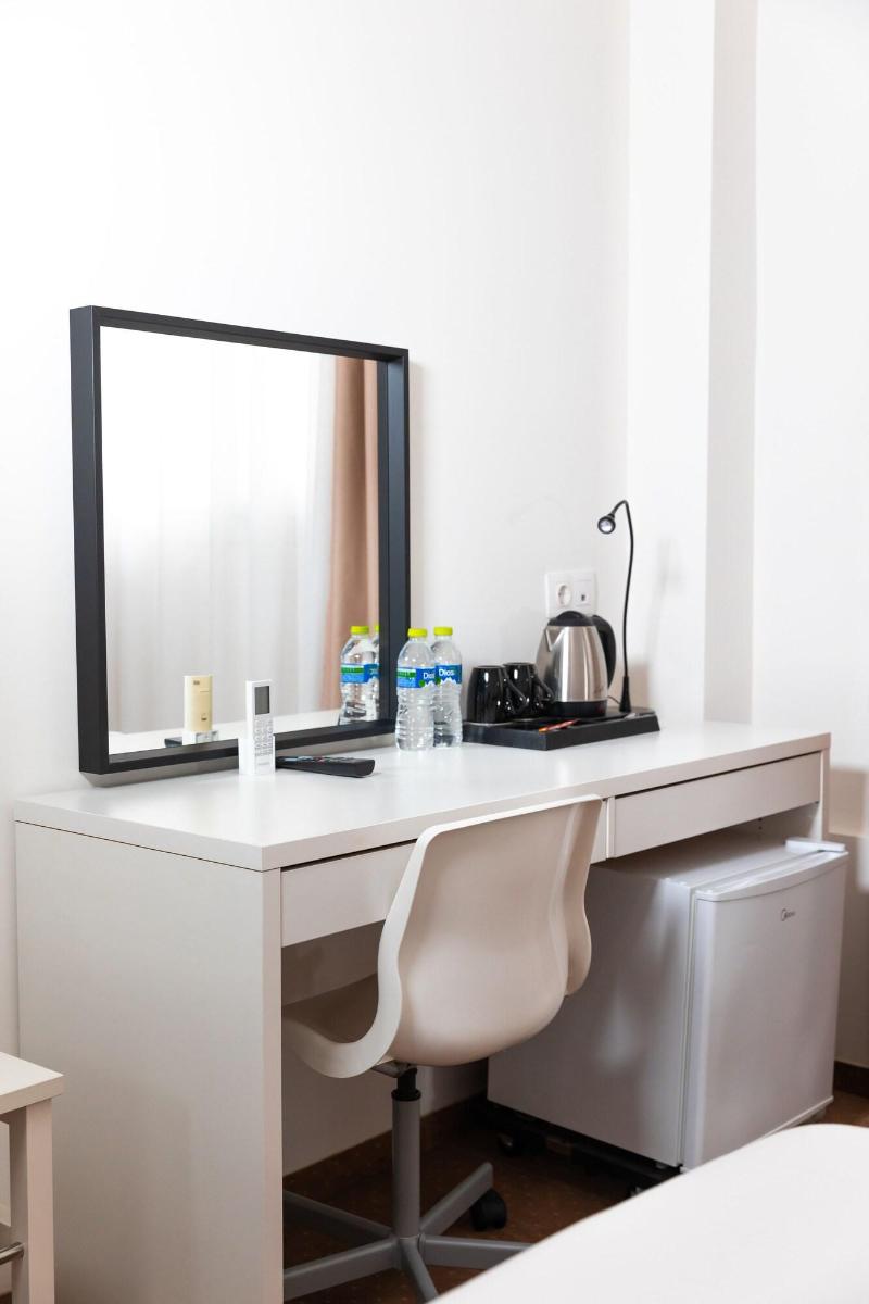 City Plaza Apartments & Rooms image