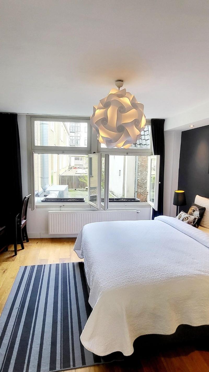 Velvetamsterdam image