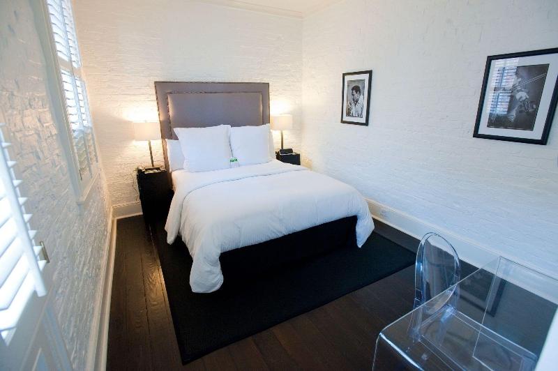 Hotel Royal image