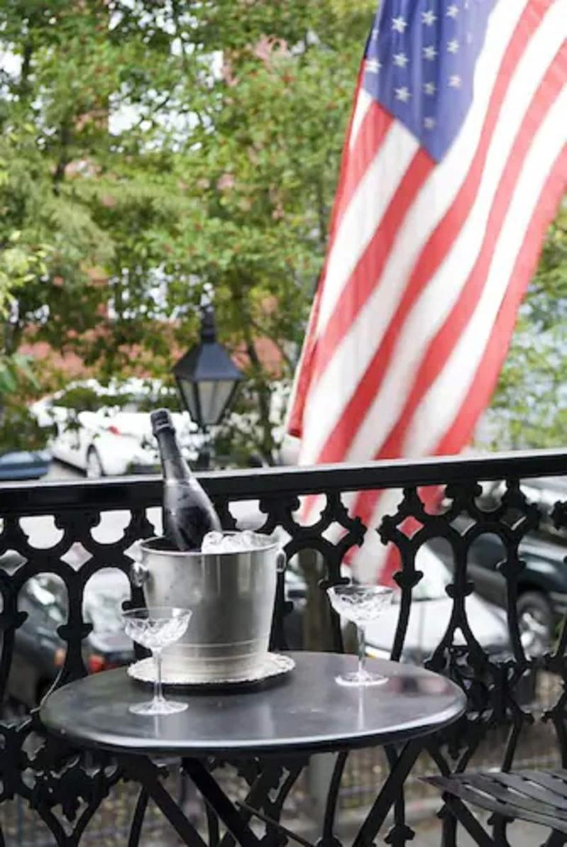 Hotel Royal image