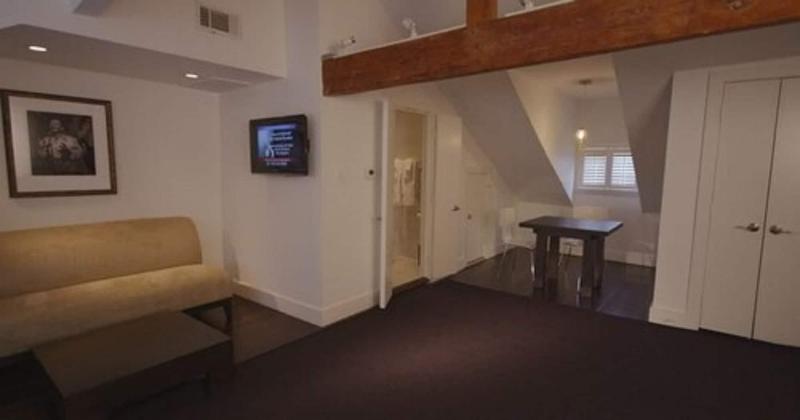 Hotel Royal image