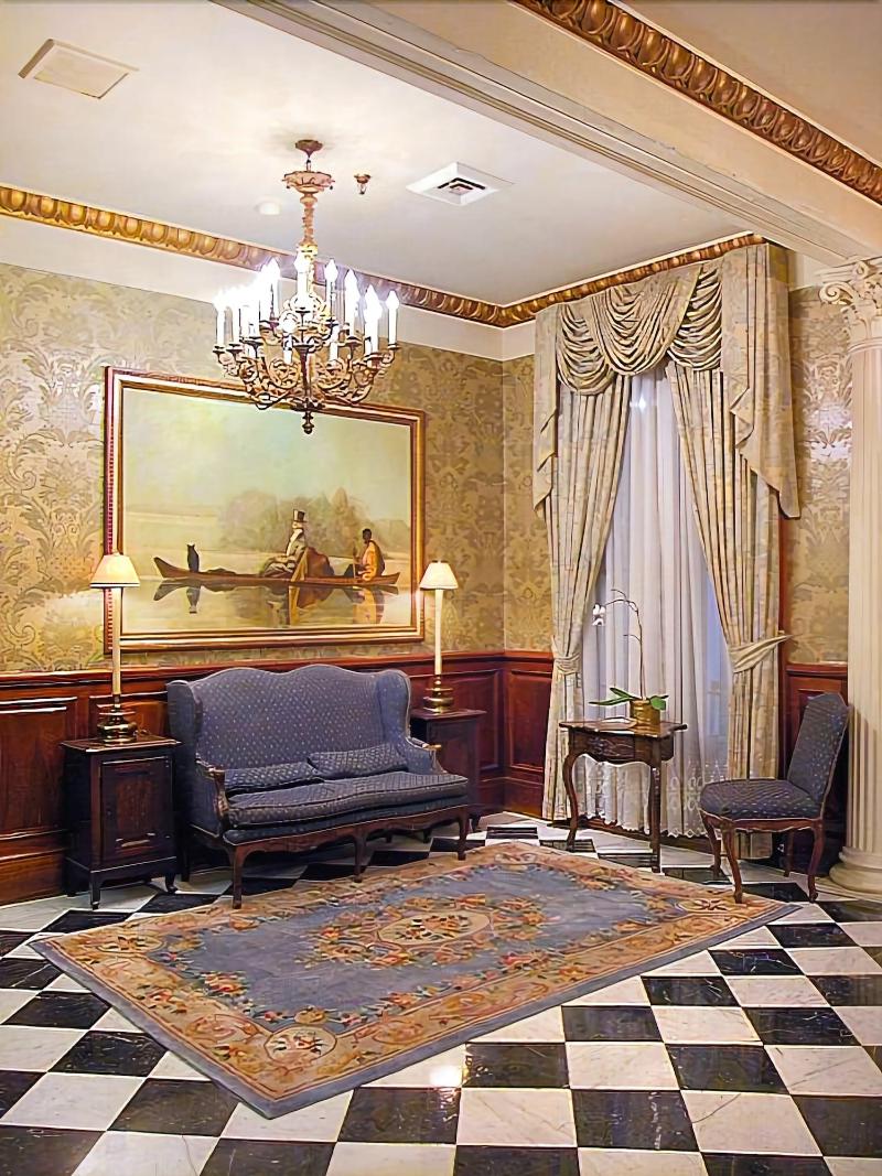 Le Richelieu In The French Quarter image