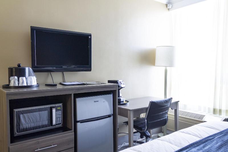 Seaport Inn & Marina image