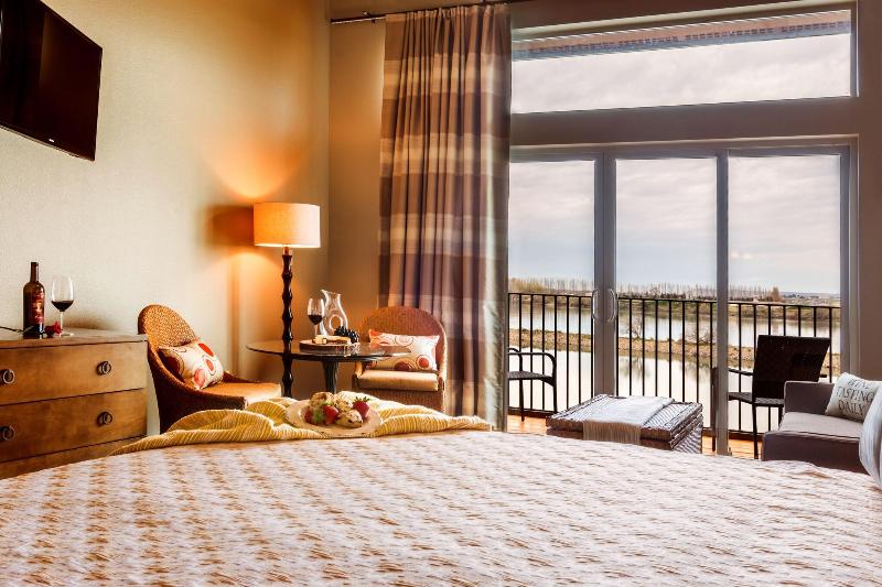 The Lodge At Columbia Point image