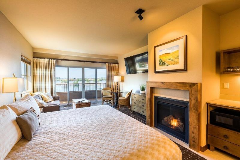The Lodge At Columbia Point image