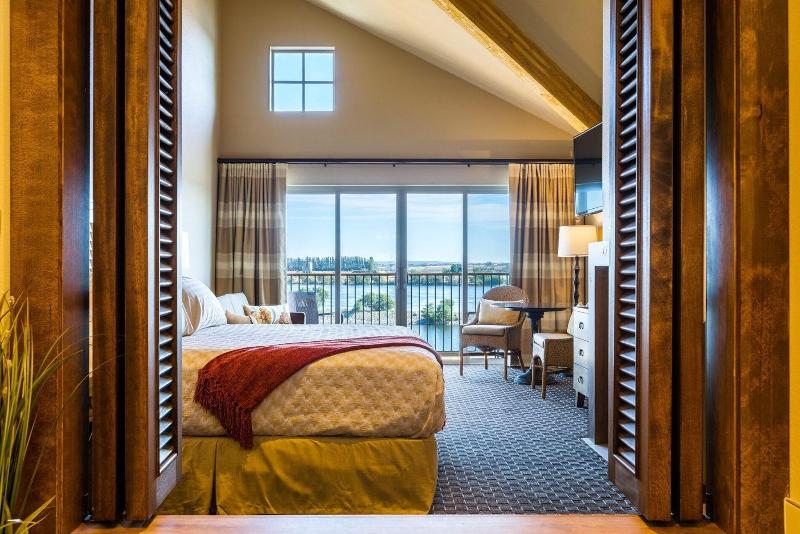 The Lodge At Columbia Point image