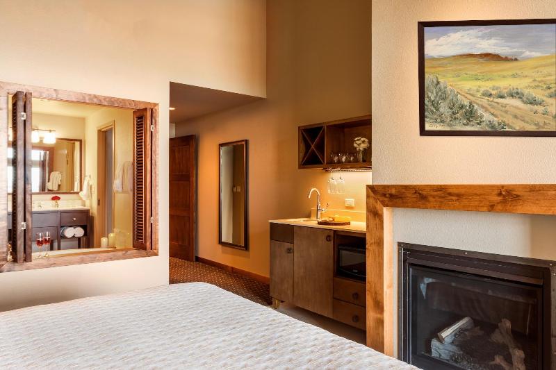 The Lodge At Columbia Point image