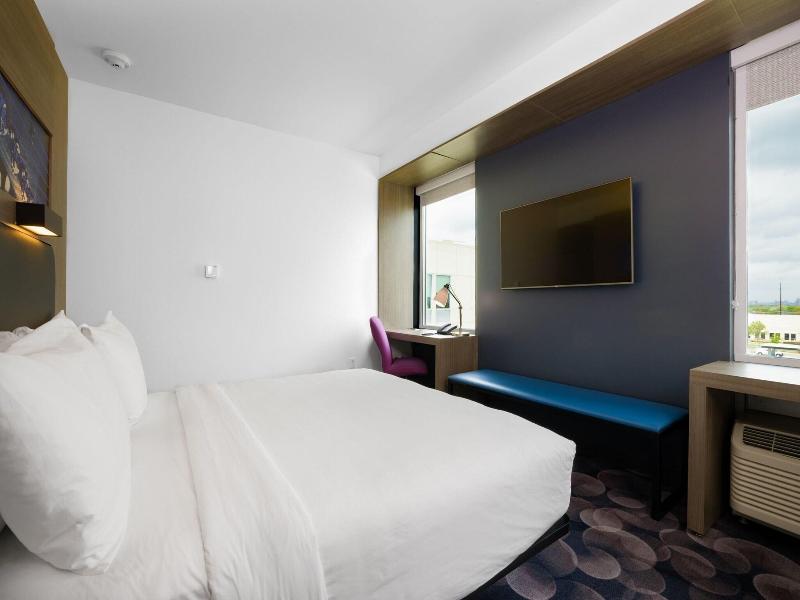Aloft Austin Airport image