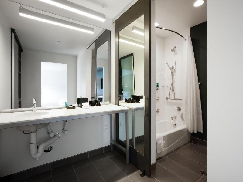 Aloft Austin Airport image
