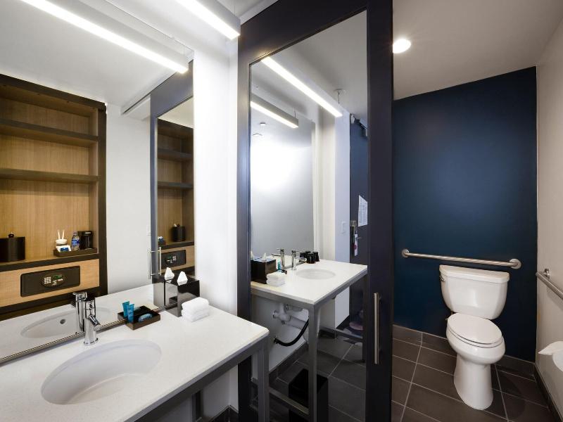 Aloft Austin Airport image