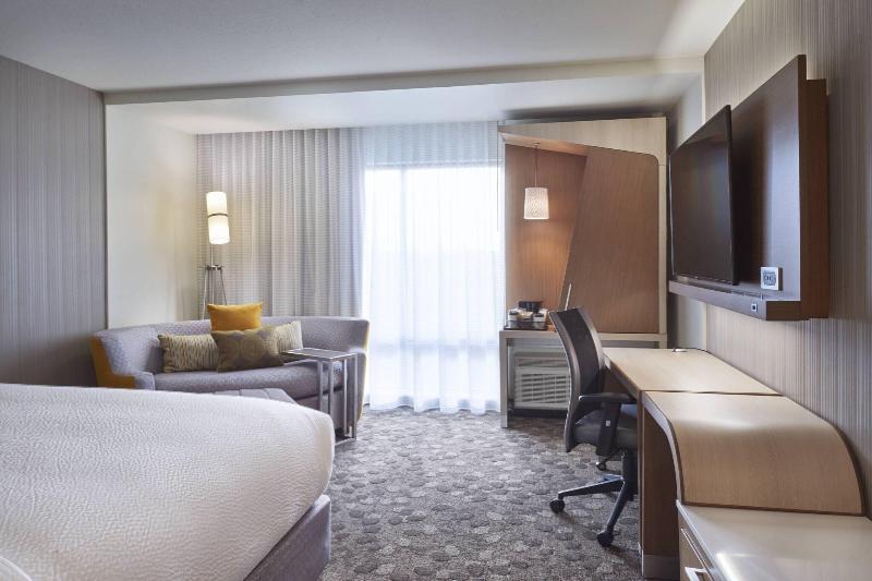 Courtyard By Marriott Jackson image