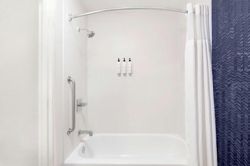 Fairfield Inn & Suites Jackson image