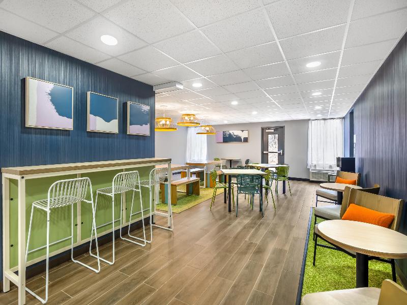 Spark by Hilton Roanoke Airport
