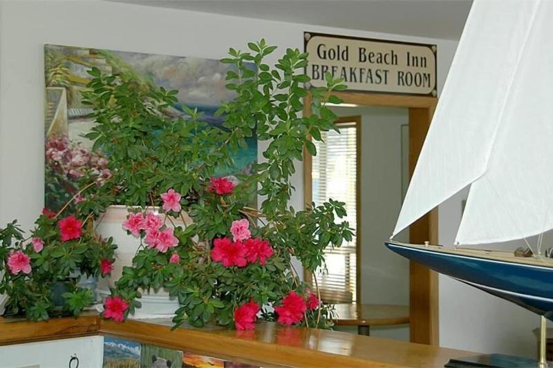 Gold Beach Inn image