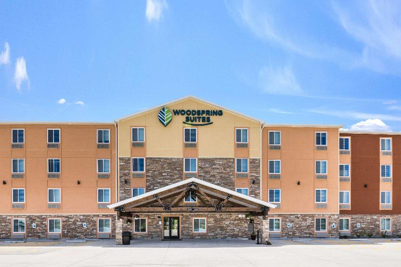 Woodspring Suites Davenport Quad Cities image