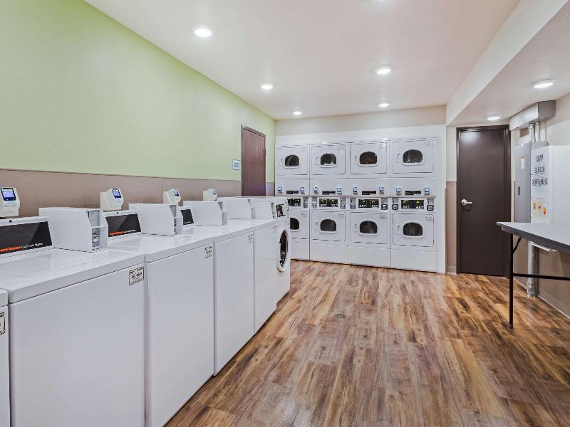 Woodspring Suites Davenport Quad Cities image